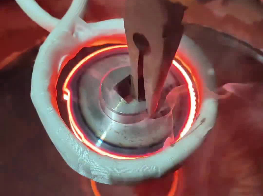 制動齒輪淬火高效方案！海瑞拓超高頻淬火機，硬度耐磨雙提升