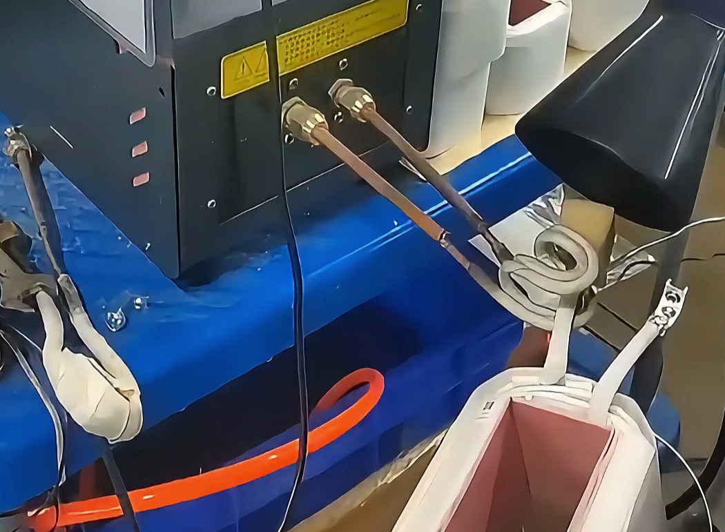 銅端子錫焊接全流程展示，焊工小哥親授高頻焊接技巧，新手必看！