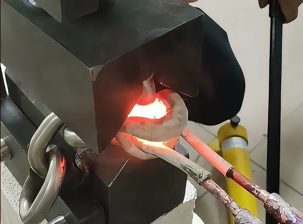 高頻感應加熱機操作大揭秘！鐵鏈條質量翻倍的關鍵的在這里
