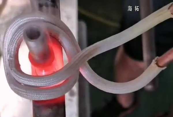 惠州客戶來我司現場驗收超高頻釬焊機設備！